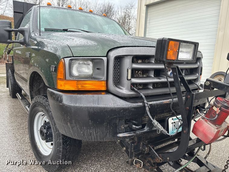 image for item FB3350 2000 Ford F350 Super Duty flatbed pickup truck