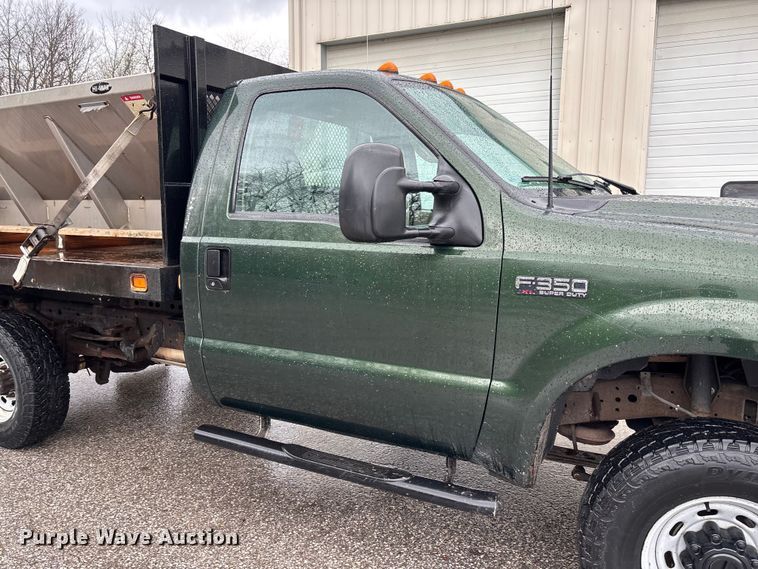 image for item FB3350 2000 Ford F350 Super Duty flatbed pickup truck