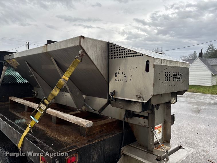 image for item FB3350 2000 Ford F350 Super Duty flatbed pickup truck