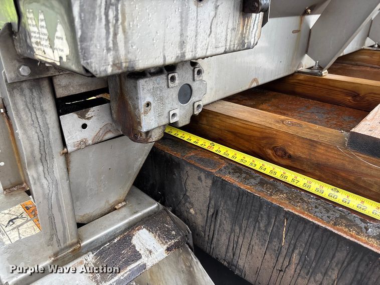 image for item FB3350 2000 Ford F350 Super Duty flatbed pickup truck