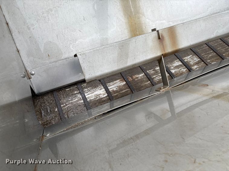 image for item FB3350 2000 Ford F350 Super Duty flatbed pickup truck