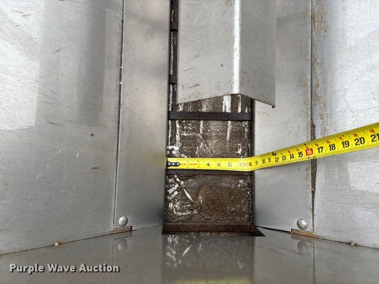 image for item FB3350 2000 Ford F350 Super Duty flatbed pickup truck