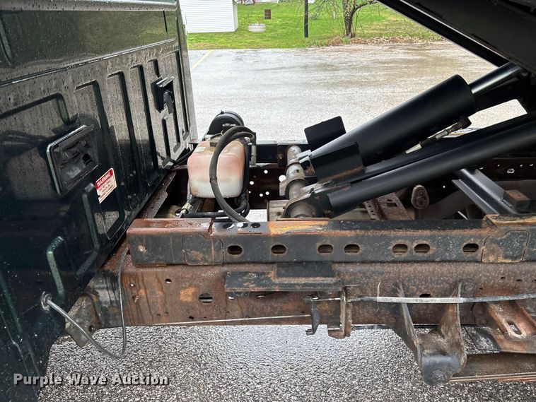 image for item FB3350 2000 Ford F350 Super Duty flatbed pickup truck