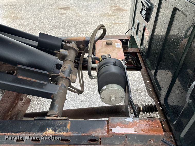 image for item FB3350 2000 Ford F350 Super Duty flatbed pickup truck