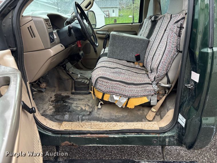 image for item FB3350 2000 Ford F350 Super Duty flatbed pickup truck