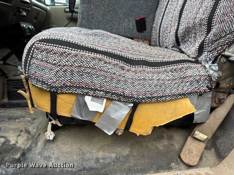 image for item FB3350 2000 Ford F350 Super Duty flatbed pickup truck