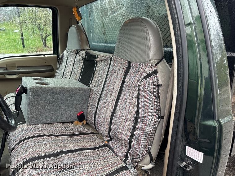 image for item FB3350 2000 Ford F350 Super Duty flatbed pickup truck