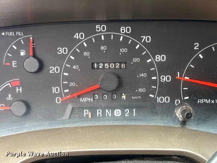 image for item FB3350 2000 Ford F350 Super Duty flatbed pickup truck