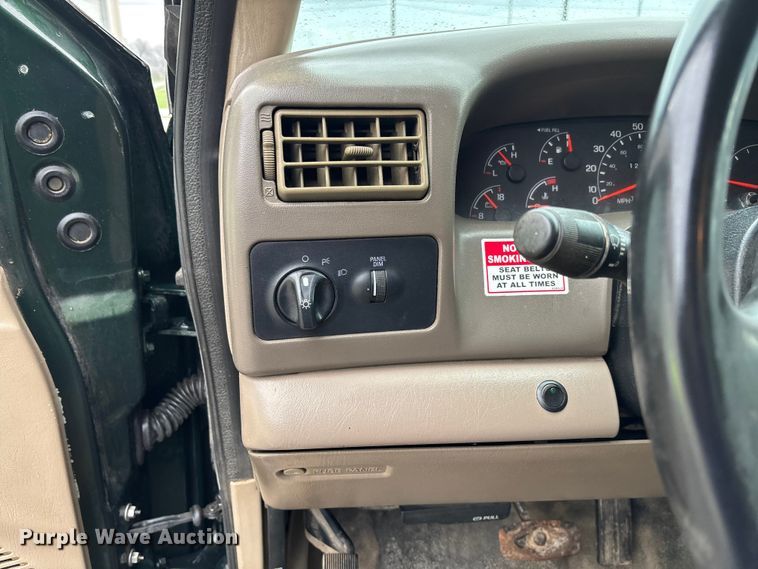 image for item FB3350 2000 Ford F350 Super Duty flatbed pickup truck