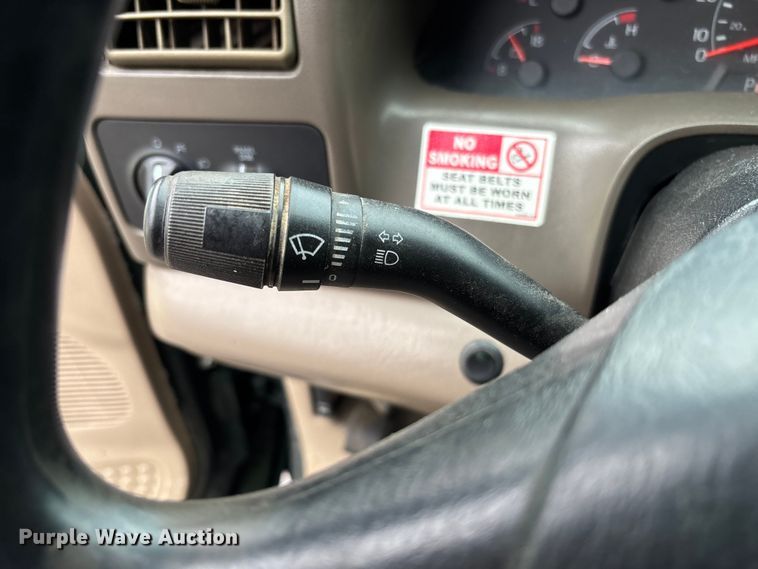 image for item FB3350 2000 Ford F350 Super Duty flatbed pickup truck