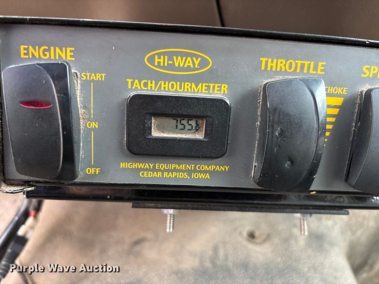 image for item FB3350 2000 Ford F350 Super Duty flatbed pickup truck