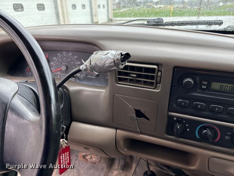 image for item FB3350 2000 Ford F350 Super Duty flatbed pickup truck