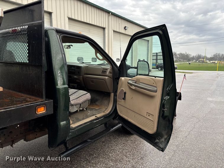 image for item FB3350 2000 Ford F350 Super Duty flatbed pickup truck