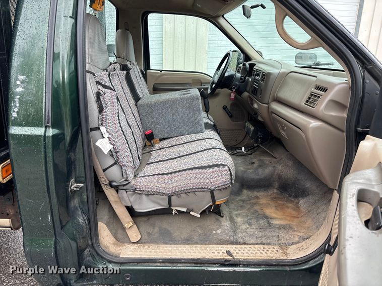 image for item FB3350 2000 Ford F350 Super Duty flatbed pickup truck