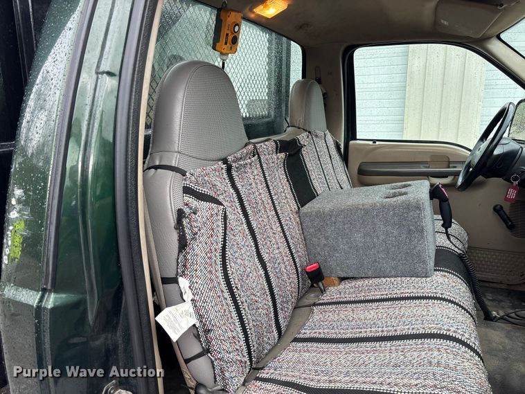 image for item FB3350 2000 Ford F350 Super Duty flatbed pickup truck