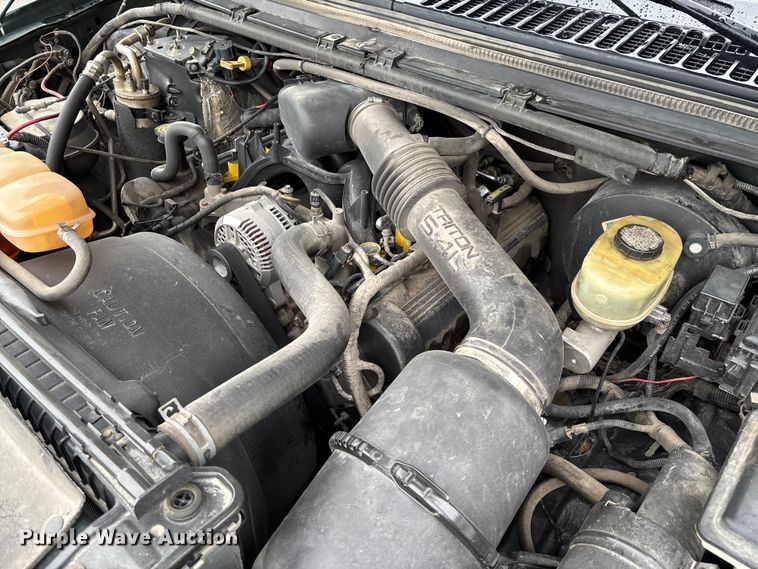 image for item FB3350 2000 Ford F350 Super Duty flatbed pickup truck