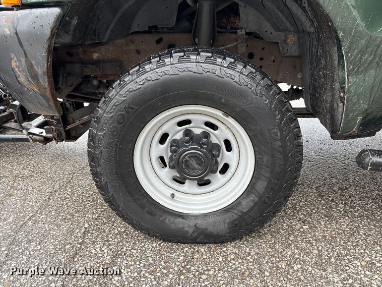 image for item FB3350 2000 Ford F350 Super Duty flatbed pickup truck