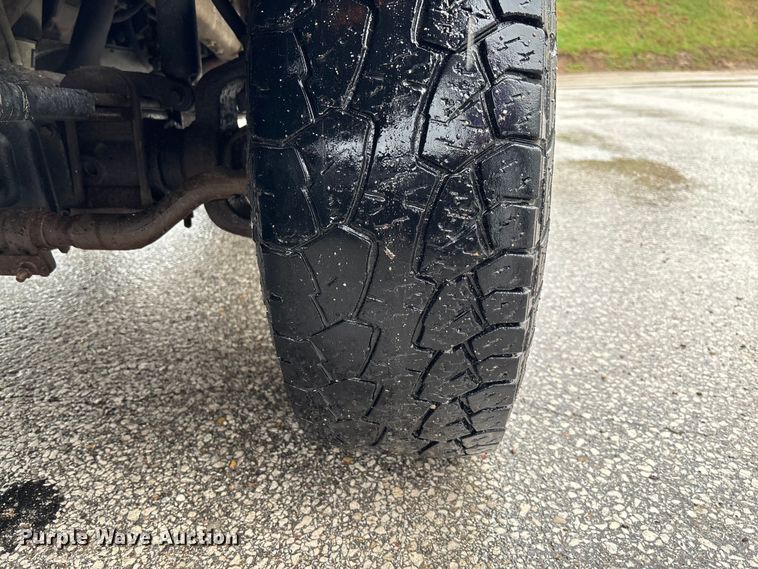 image for item FB3350 2000 Ford F350 Super Duty flatbed pickup truck