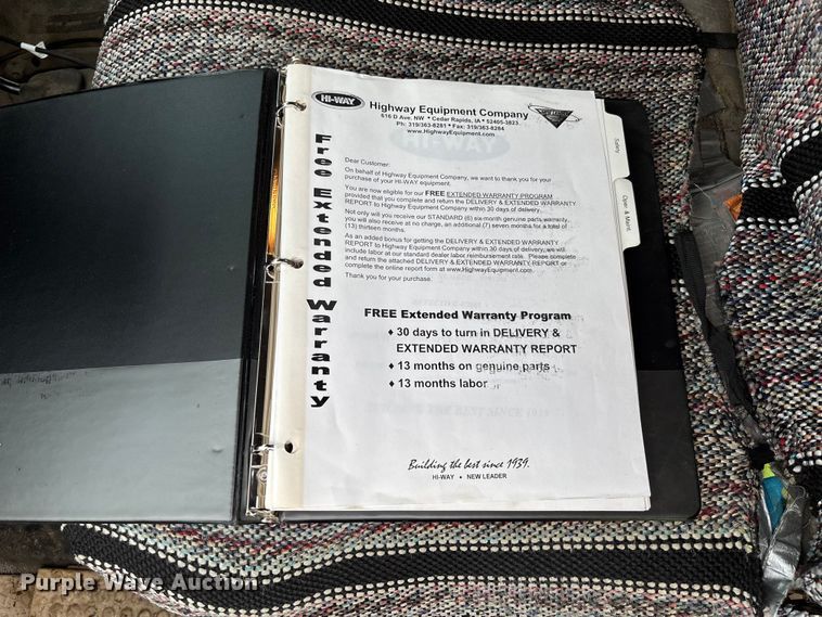 image for item FB3350 2000 Ford F350 Super Duty flatbed pickup truck