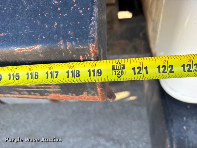 image for item FB7135 2001 International 4700 dump truck