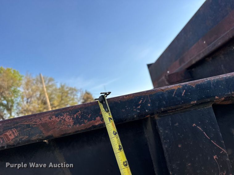 image for item FB7135 2001 International 4700 dump truck