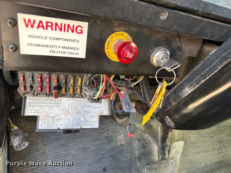 image for item FB7135 2001 International 4700 dump truck