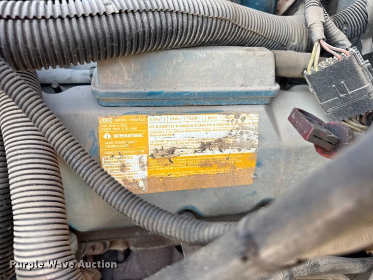 image for item FB7135 2001 International 4700 dump truck