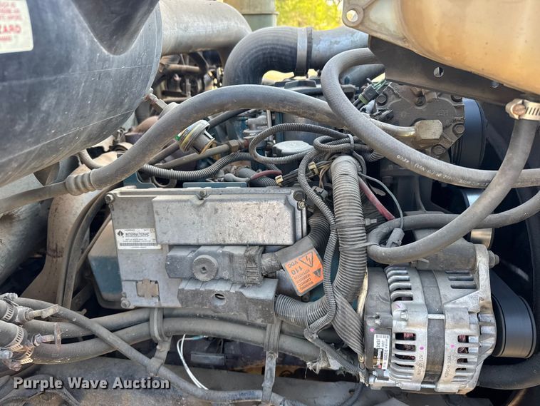 image for item FB7135 2001 International 4700 dump truck