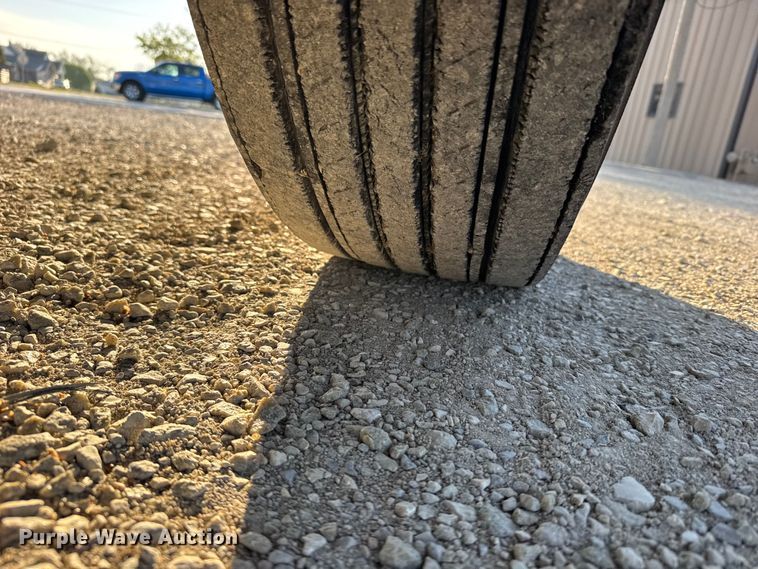 image for item FB7135 2001 International 4700 dump truck