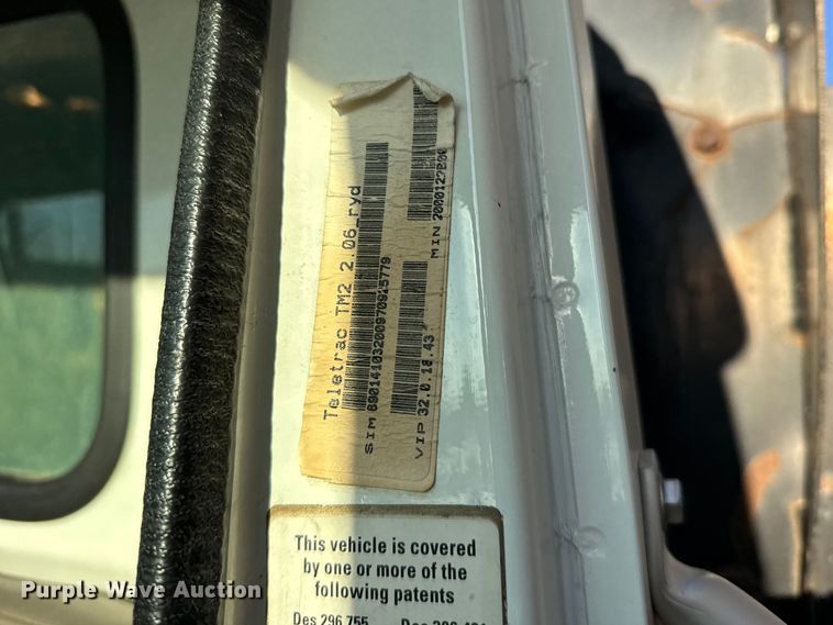 image for item FB7135 2001 International 4700 dump truck