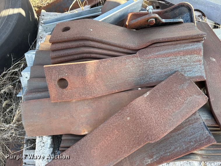 image for item FB7147 Mower blades