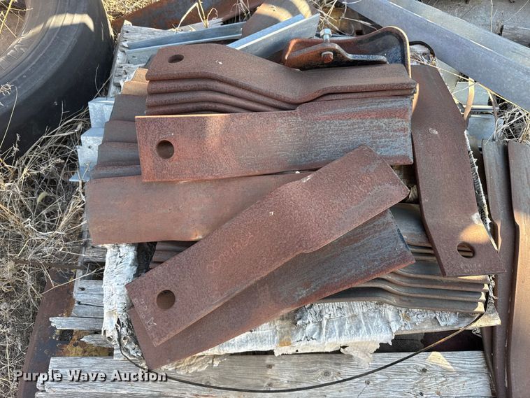 image for item FB7147 Mower blades