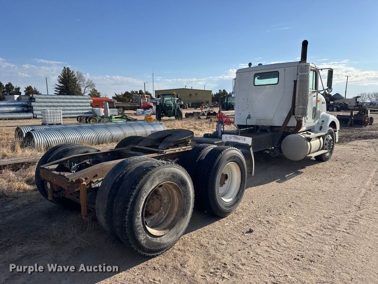 image for item FB7148 1994 International 9400 semi truck