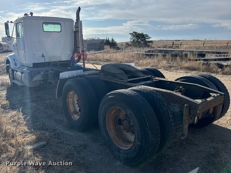 image for item FB7148 1994 International 9400 semi truck