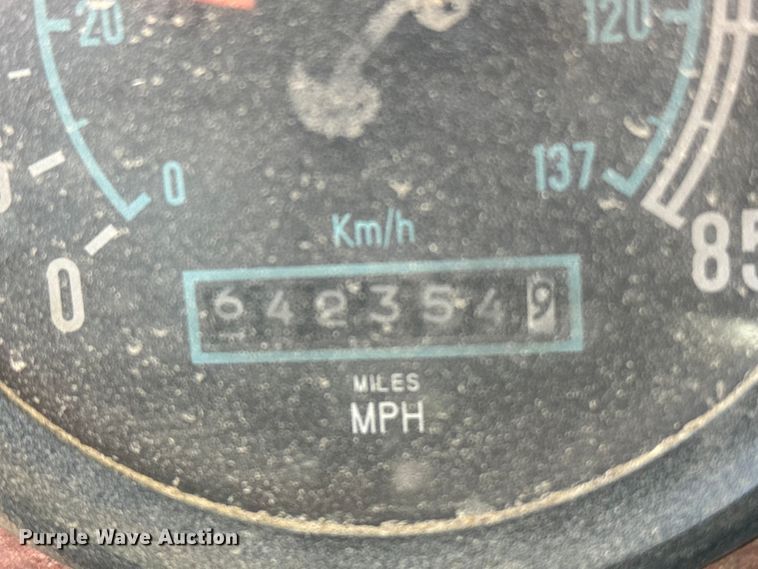 image for item FB7148 1994 International 9400 semi truck