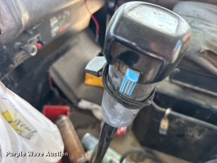 image for item FB7148 1994 International 9400 semi truck
