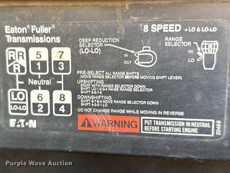 image for item FB7148 1994 International 9400 semi truck