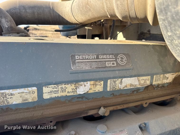 image for item FB7148 1994 International 9400 semi truck