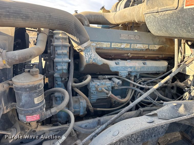 image for item FB7148 1994 International 9400 semi truck