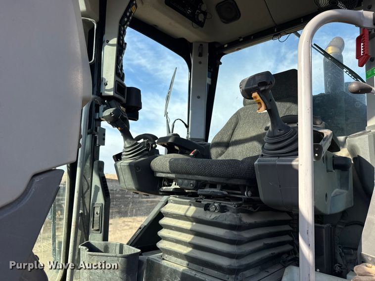 image for item FB7149 2015 Caterpillar 12M3 motor grader