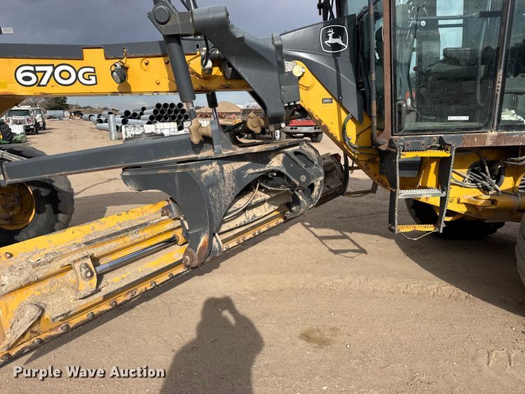image for item FB7150 2014 John Deere 670G motor grader