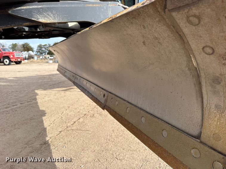 image for item FB7150 2014 John Deere 670G motor grader