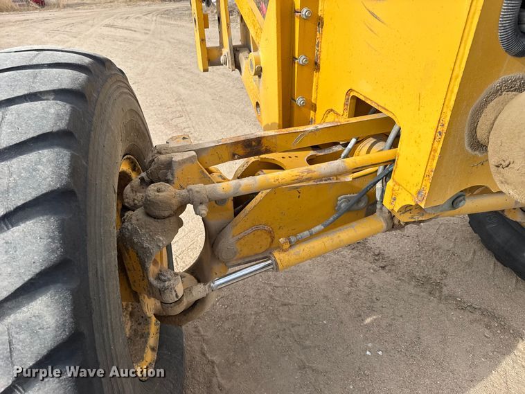 image for item FB7150 2014 John Deere 670G motor grader