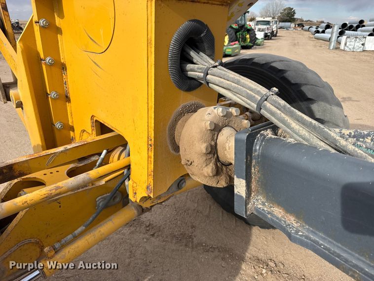 image for item FB7150 2014 John Deere 670G motor grader