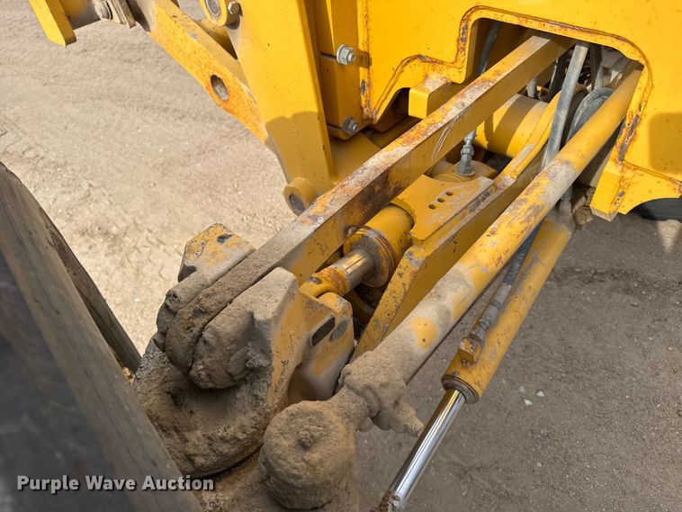 image for item FB7150 2014 John Deere 670G motor grader