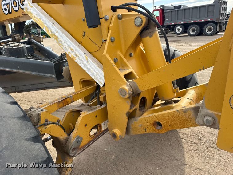 image for item FB7150 2014 John Deere 670G motor grader
