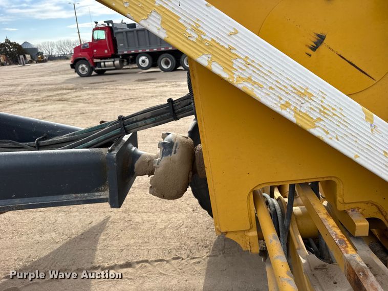 image for item FB7150 2014 John Deere 670G motor grader