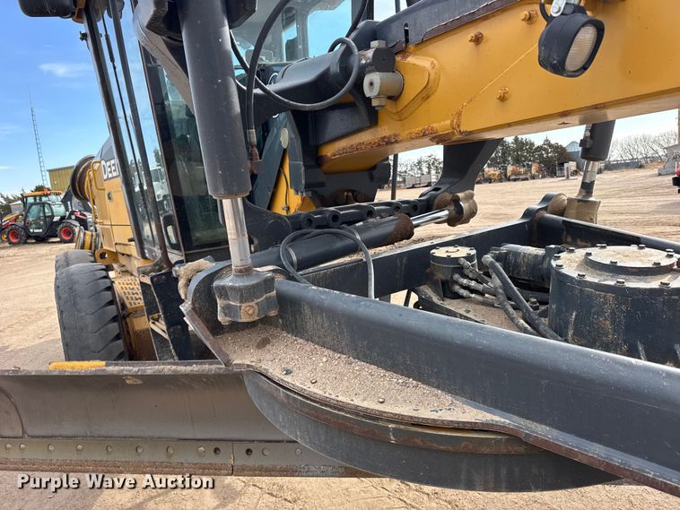 image for item FB7150 2014 John Deere 670G motor grader