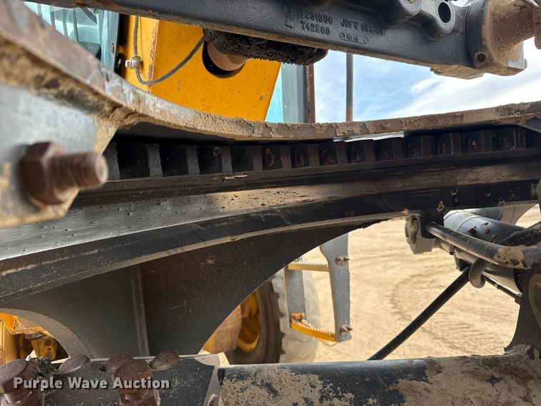 image for item FB7150 2014 John Deere 670G motor grader