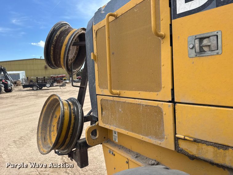 image for item FB7150 2014 John Deere 670G motor grader